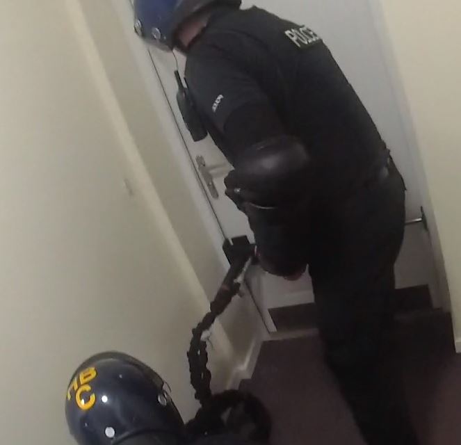 Yesterday morning (Tuesday 28 November), at approximately 7am, two drugs warrants were executed at addresses in Devon Drive and Weston Way, Eastleigh.